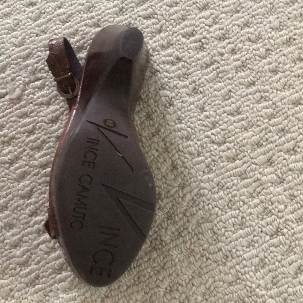 Shoes - Picture 4 of 4
